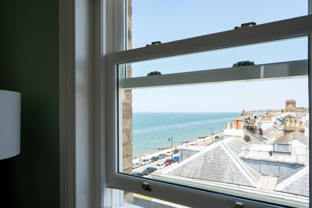 Luxury Duplex Penthouse On The Beach With Panoramic Sea Views Herne Bay Exteriör bild