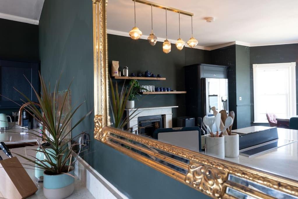 Luxury Duplex Penthouse On The Beach With Panoramic Sea Views Herne Bay Exteriör bild